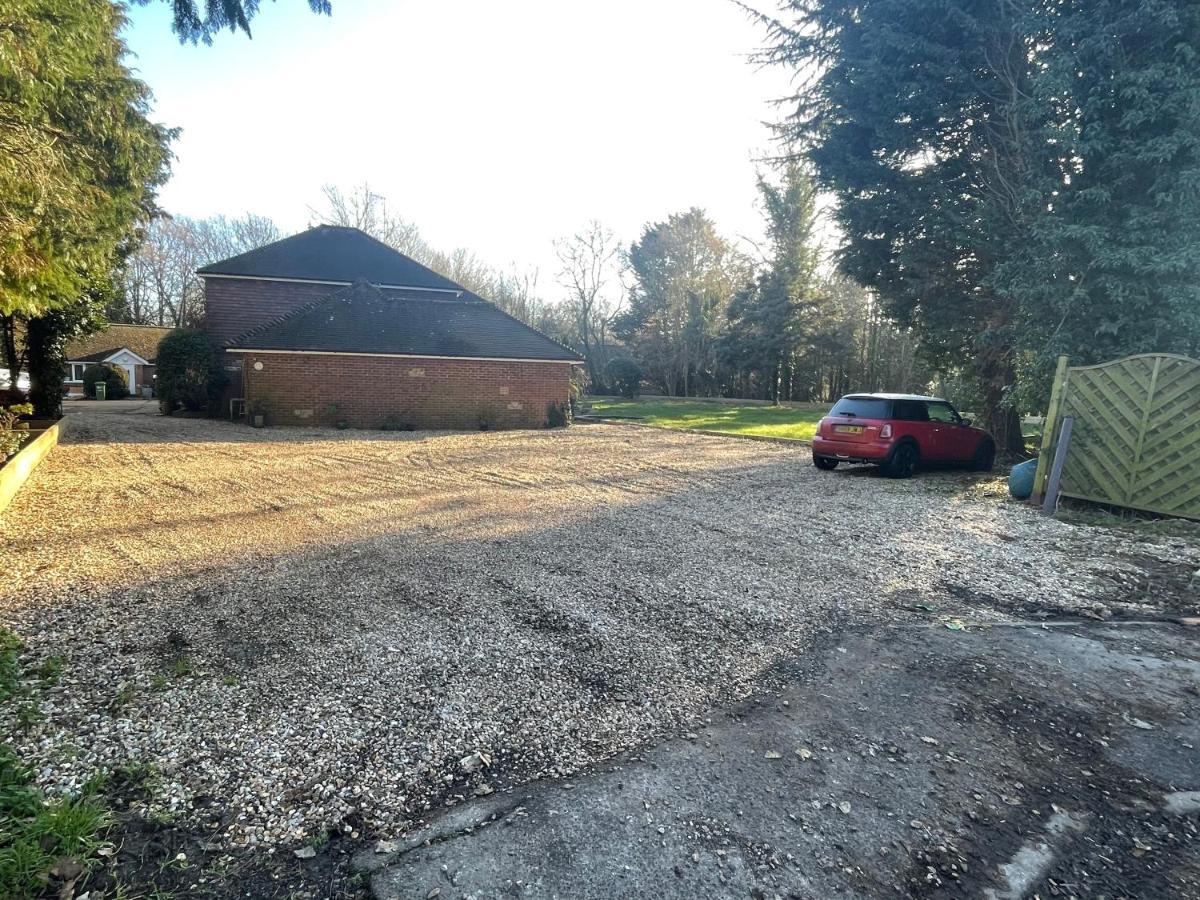 Da Vinci Guest House & Guest Parking, A Real Gem Crawley  Exterior photo