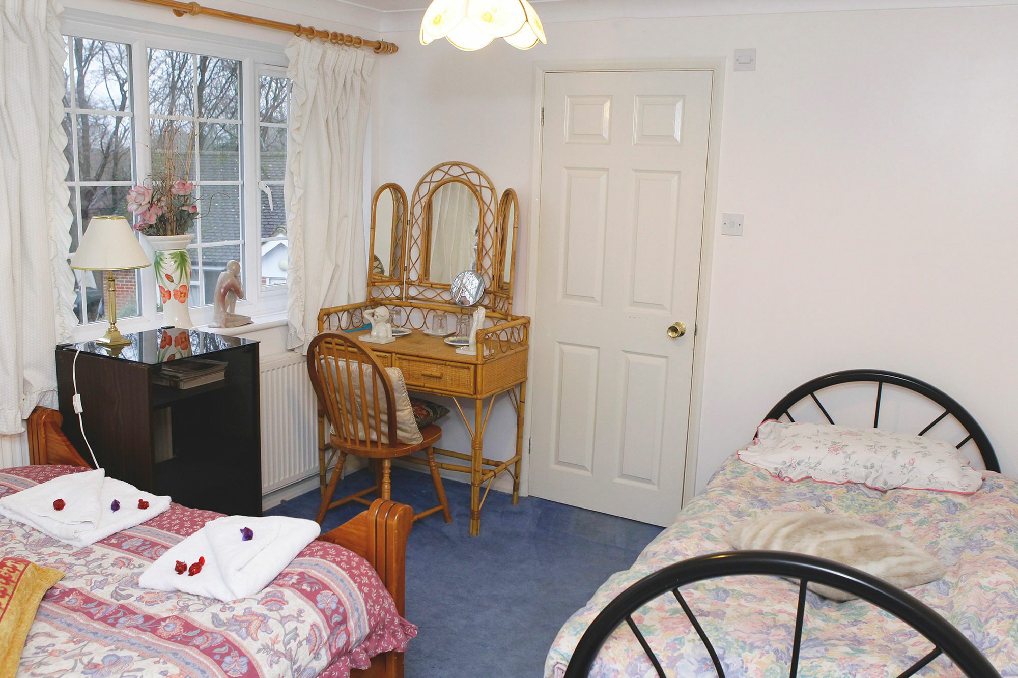 Da Vinci Guest House & Guest Parking, A Real Gem Crawley  Exterior photo